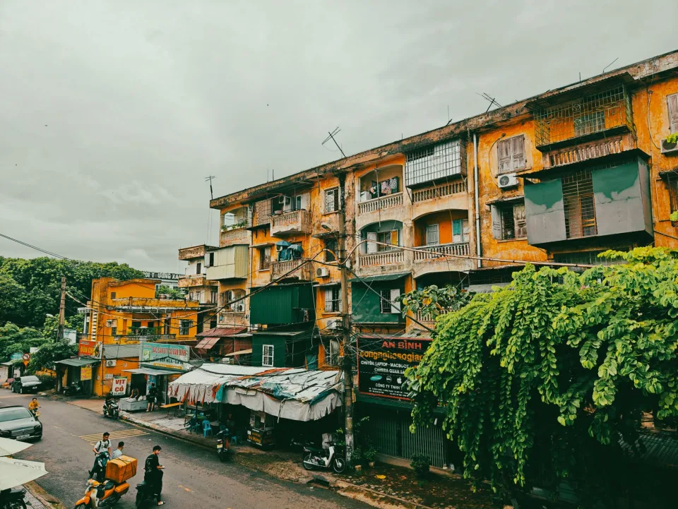 Căn khách hỏi nhiều